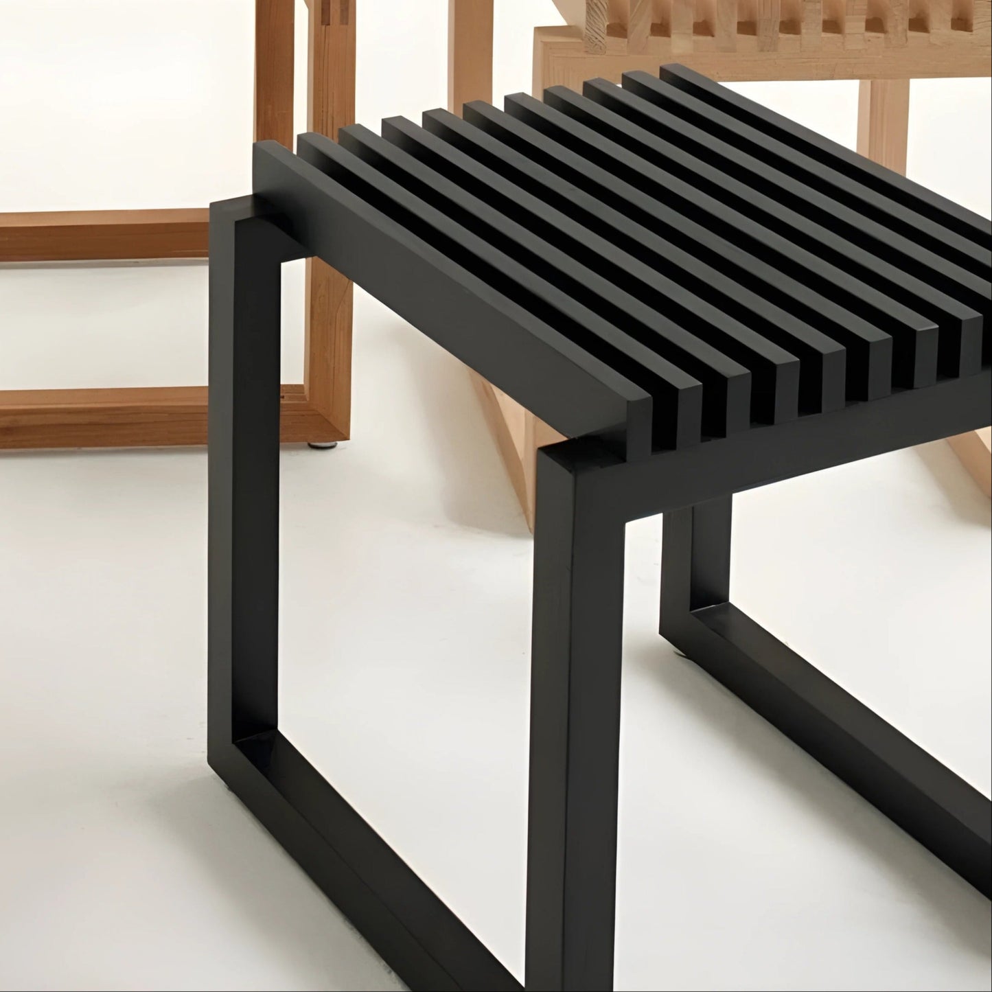 Cutter Stool - Hitam Kursi